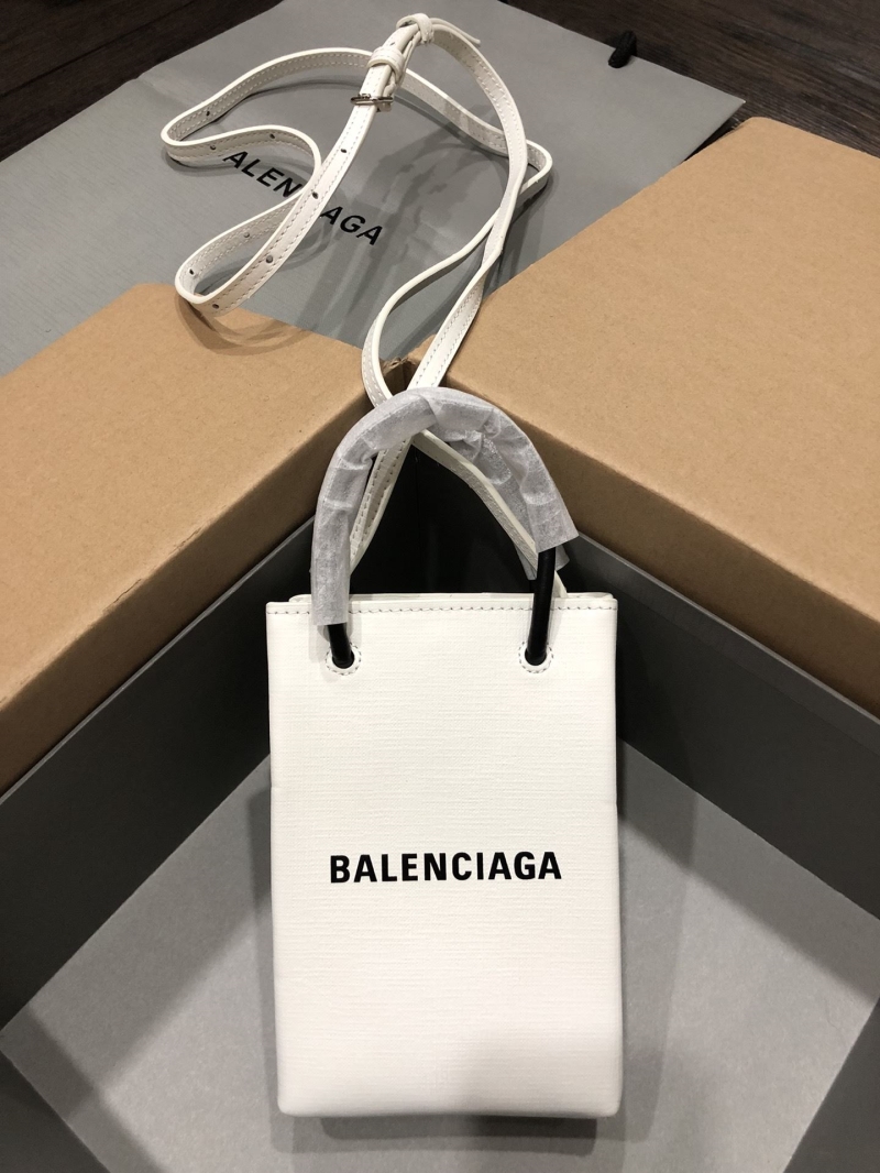Ba1en*iaga shopping bags